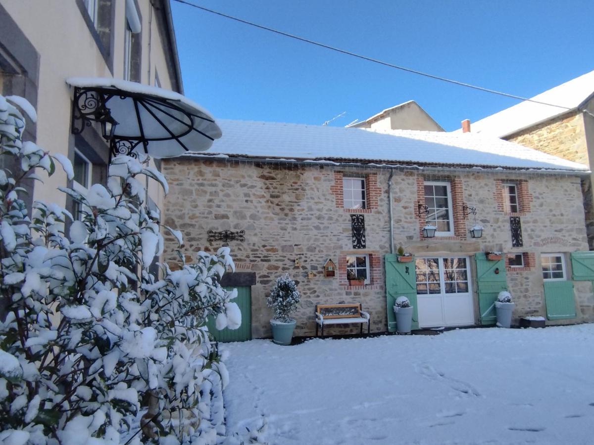 La Grenouille Amoureuse Menat Exterior foto