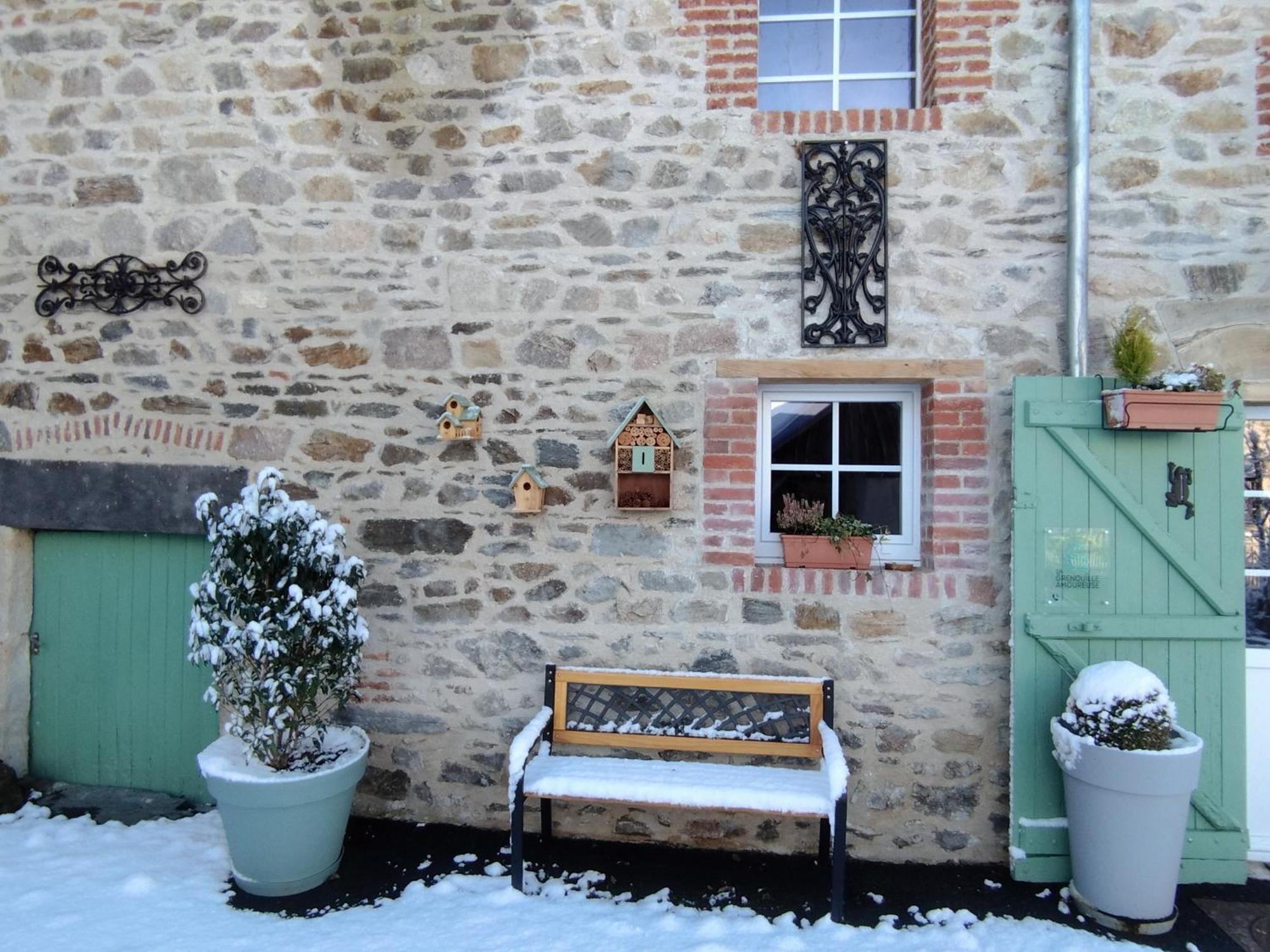 La Grenouille Amoureuse Menat Habitación foto